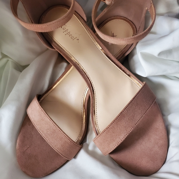 Shoes - Women's shoes